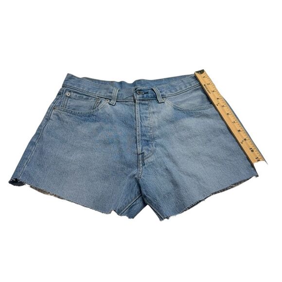 Levi’s 501 Cut Offs Shorts Light Wash Sz 31 - Picture 9 of 13